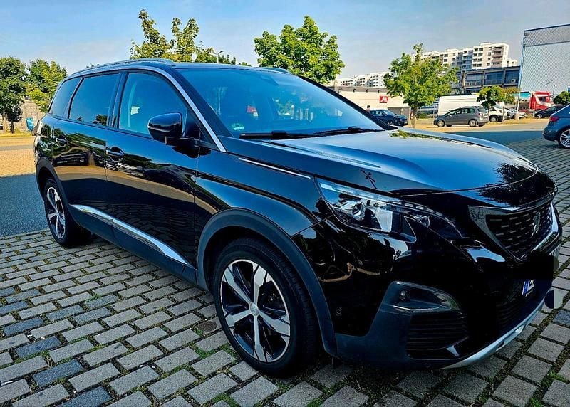 Schwarz Gebraucht 2018 Peugeot 5008 Allure Van / Kleinbus | 18.990 € (Fairer Preis) - Bild 1/4