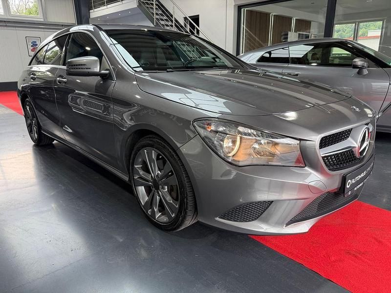 Gebraucht Mercedes CLA200 136 PS (100 kW) 2015 Grau Limousine