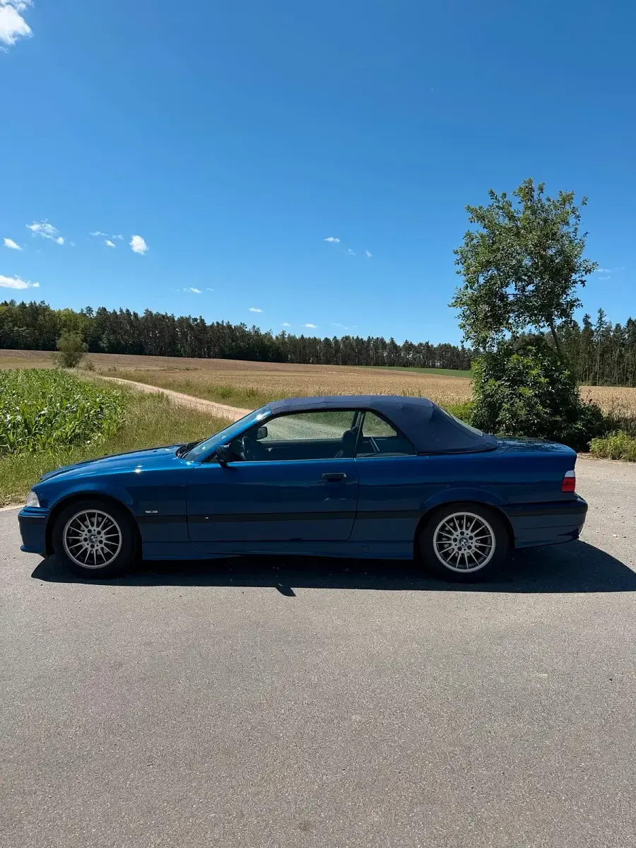 Gebraucht BMW 318 Cabriolet M Sport 115 PS (84 kW) 1998 Blau Cabrio