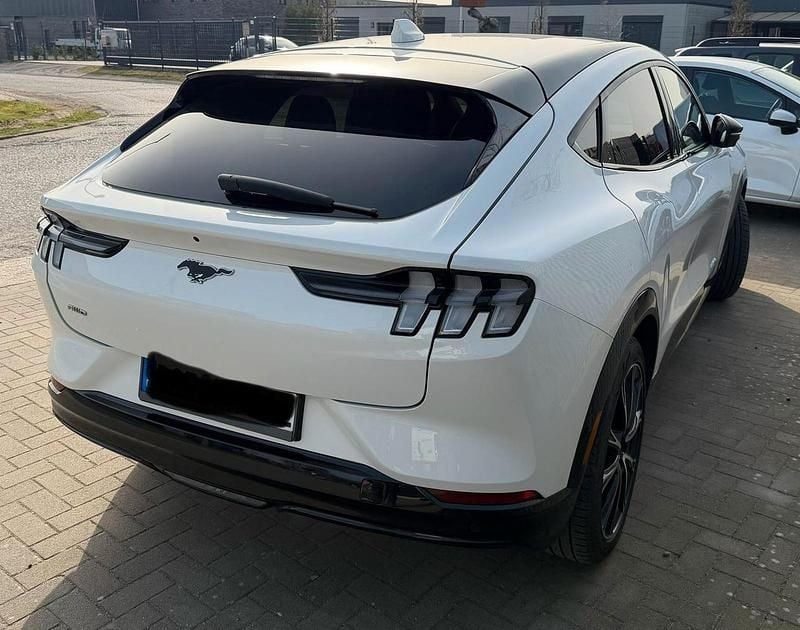 Gebraucht Ford Mustang Mach-E 258 kW (351 PS) 2021 Weiß SUV