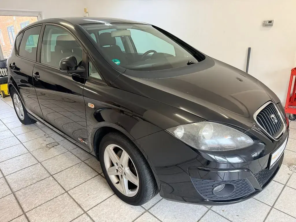 Używany Seat Altea Copa 105 KM (77 kW) 2012 Czarny Sedan/Limuzyna