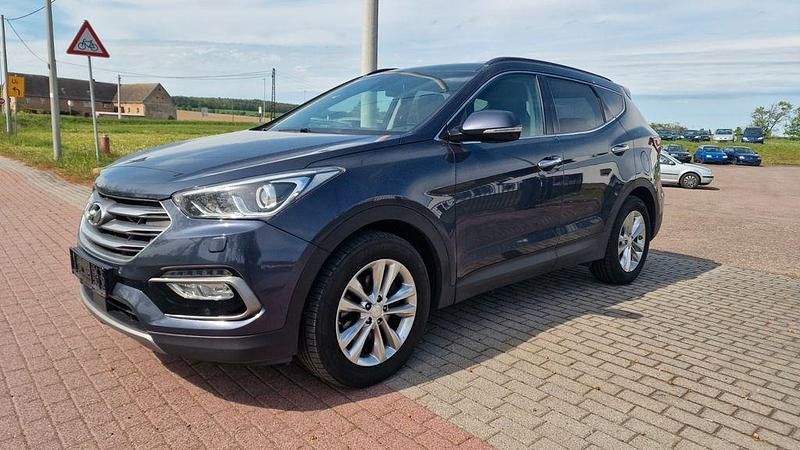 Grau Gebraucht 2018 Hyundai Santa Fe SUV | 15.990 € (Fairer Preis) - Bild 1/3