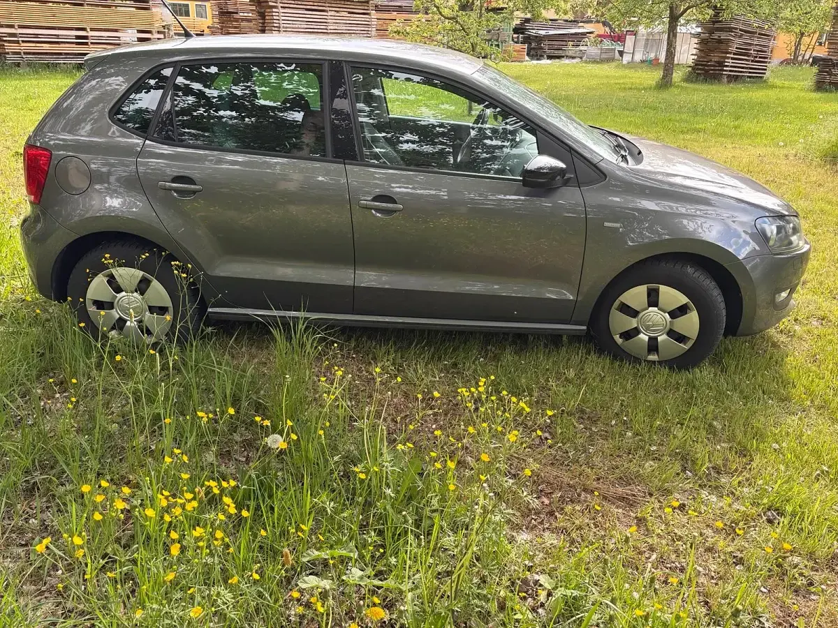 Gebraucht VW Polo Match 90 PS (66 kW) 2012 Grau Kleinwagen