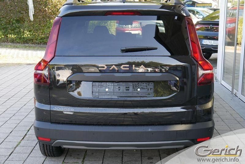 Neu Dacia Jogger Extreme 141 PS (103 kW) 2025 Schwarz Van / Kleinbus