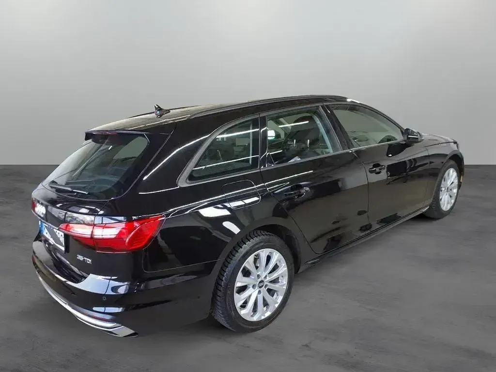 Używany Audi A4 Advanced Plus 163 KM (119 kW) 2022 Czarny Kombi