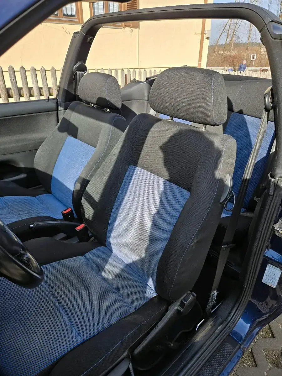 Gebraucht VW Golf 101 PS (74 kW) 1999 Blau Cabrio