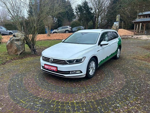 Weiß Gebraucht 2018 VW Passat Highline Kombi | 17.500 € (Fairer Preis) - Bild 1/4