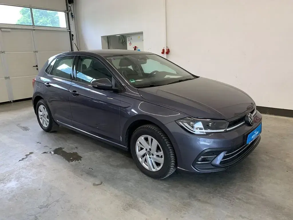 Gebraucht VW Polo Style 95 PS (69 kW) 2022 Rauchgrau metallic Kleinwagen