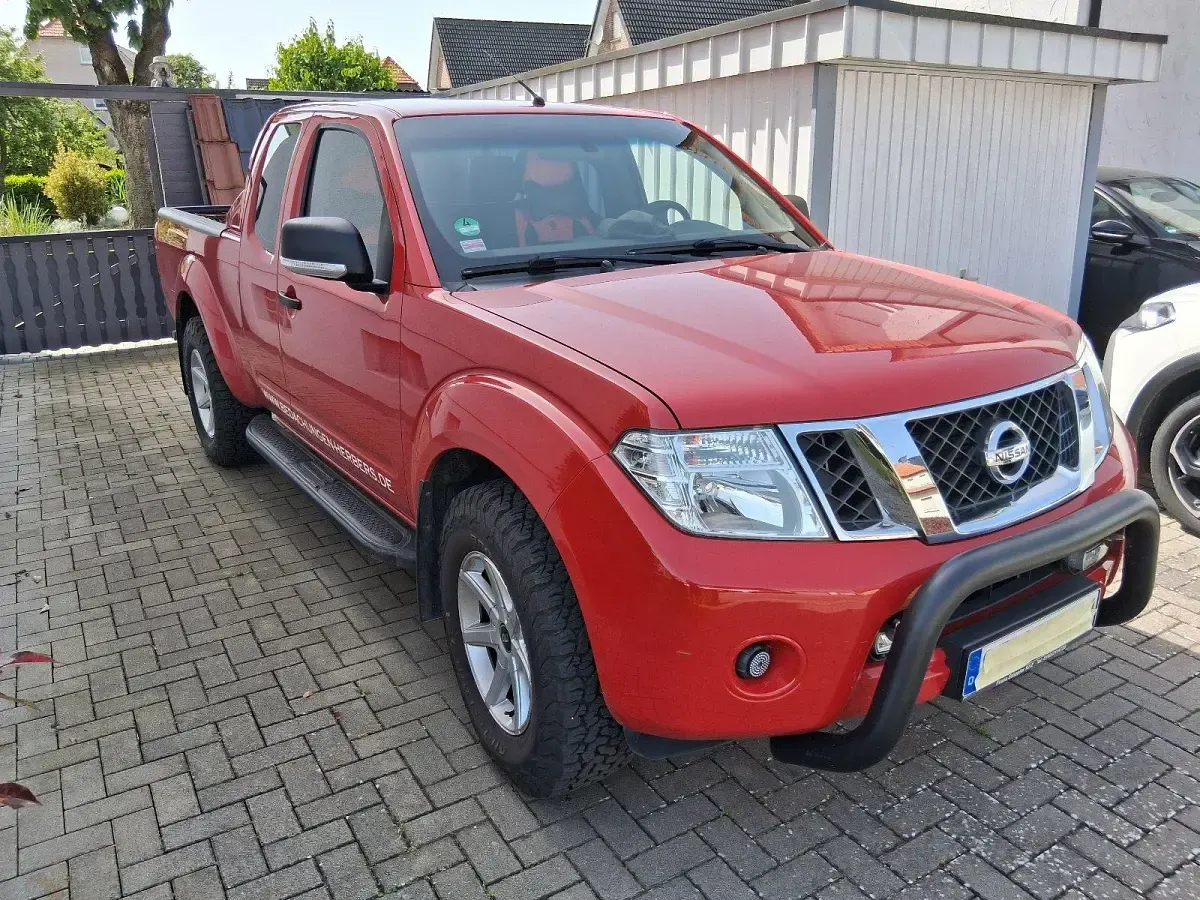 Gebraucht Nissan Navara 190 PS (139 kW) 2012 Rot Pickup