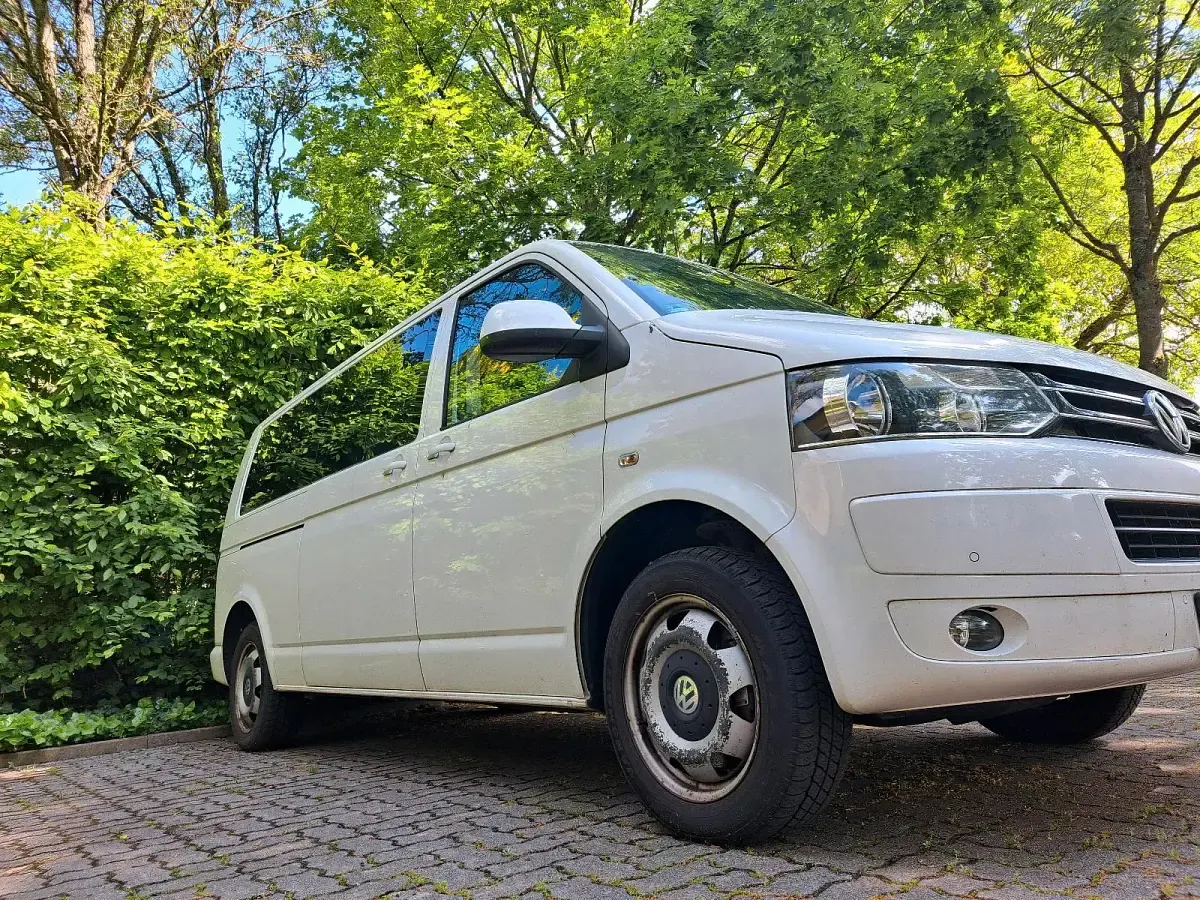Gebraucht VW Caravelle 140 PS (102 kW) 2013 Weiß Van