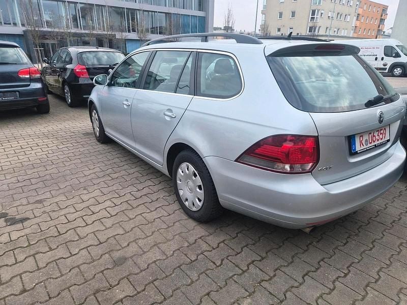 Gebraucht VW Golf VII 105 PS (77 kW) 2012 Silber Kombi