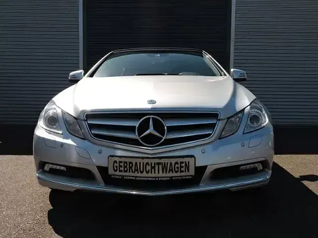 Gebraucht Mercedes E250 Elegance 204 PS (150 kW) 2011 Grau Cabrio
