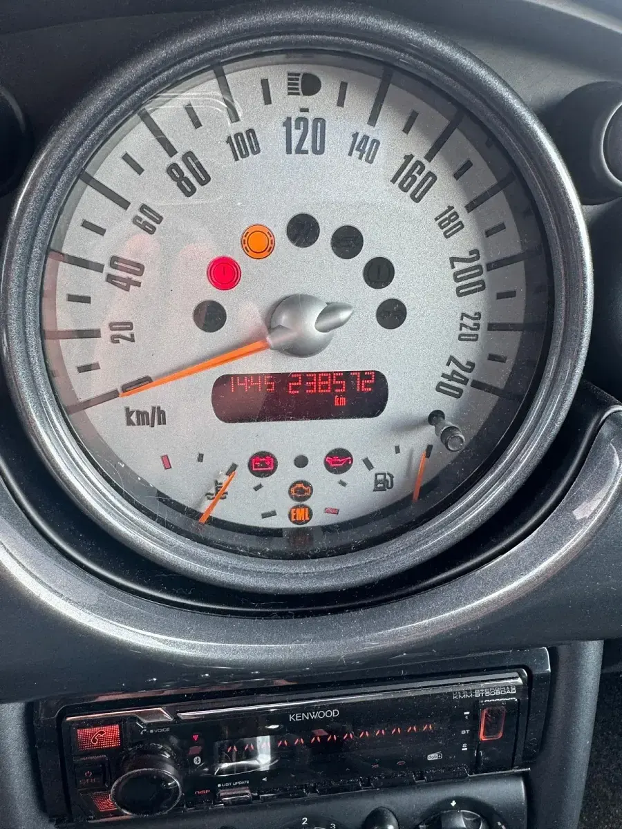 Gebraucht Mini ONE 90 PS (66 kW) 2004 Schwarz Kleinwagen