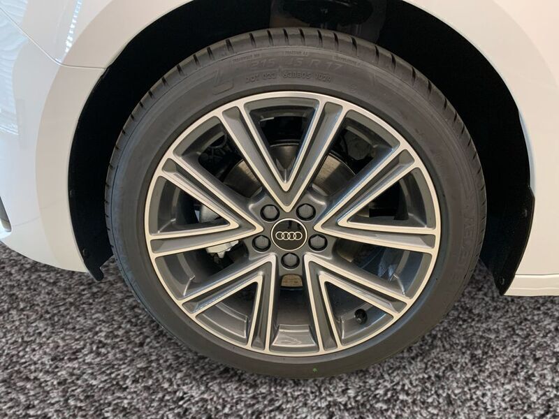 Gebraucht Audi A1 Sportback Advanced Plus 116 PS (85 kW) 2024 Gletscherweiß metallic Kleinwagen