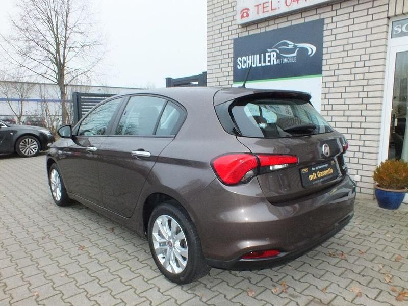 Gebraucht Fiat Tipo Easy 95 PS (69 kW) 2017 Grau Limousine