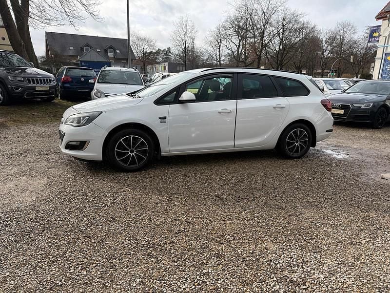 Gebraucht Opel Astra Selection 110 PS (80 kW) 2014 Weiß Kombi