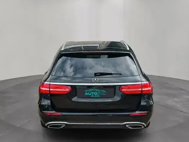 Gebraucht Mercedes E220 Avantgarde 194 PS (142 kW) 2017 Schwarz Limousine