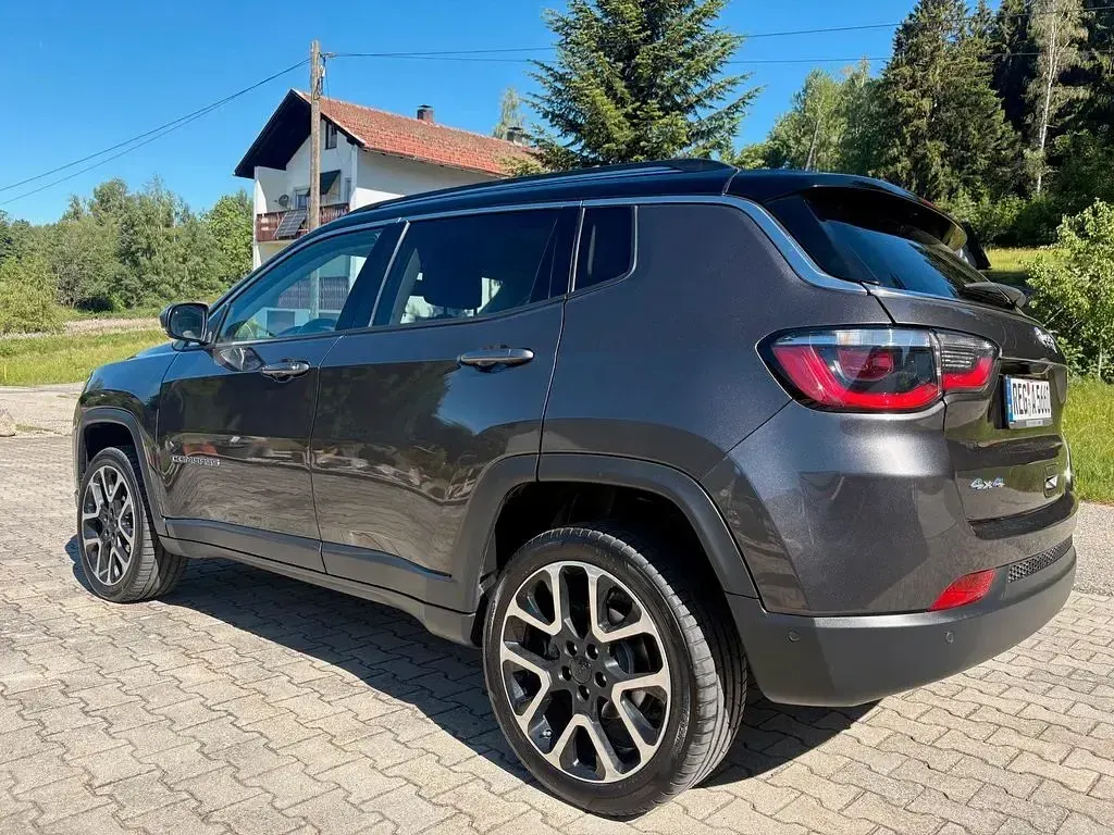 Gebraucht Jeep Compass Limited 170 PS (125 kW) 2018 Grau SUV