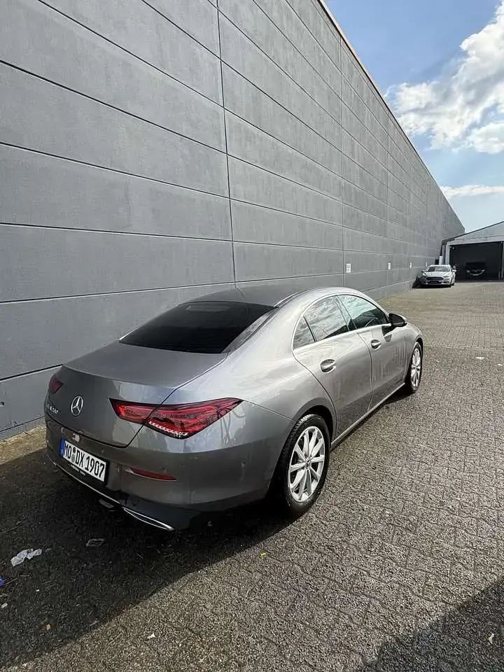 Gebraucht Mercedes CLA200 Progressive 163 PS (119 kW) 2022 Grau Limousine