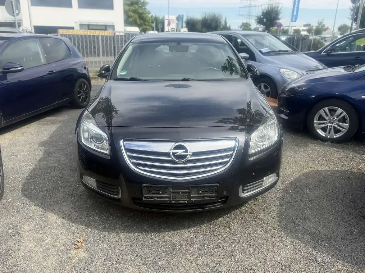 Gebraucht Opel Insignia Cosmo 160 PS (117 kW) 2009 Saphirschwarz mineraleffekt Limousine