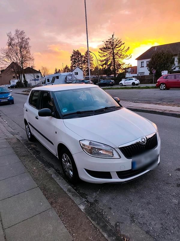 Gebraucht Skoda Fabia 60 PS (44 kW) 2014 Weiß Kleinwagen