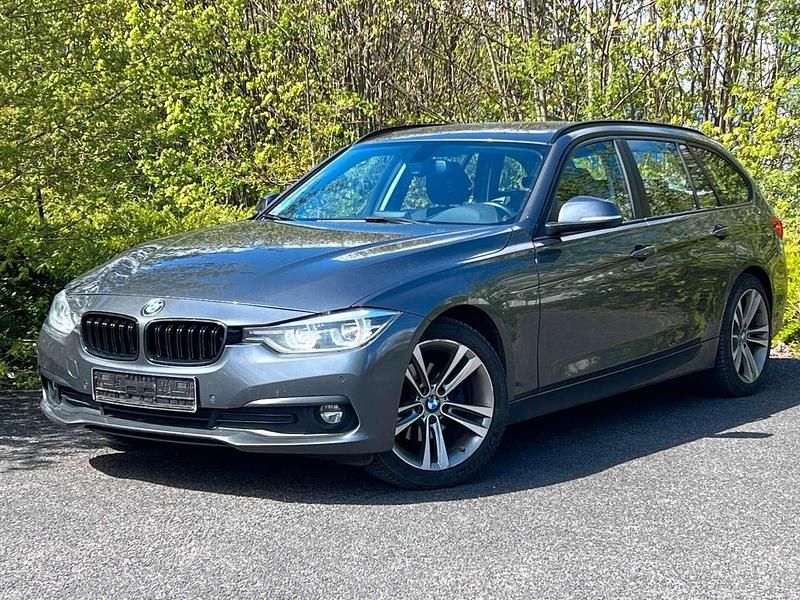 Gebraucht BMW 320 190 PS (139 kW) 2015 Grau Kombi