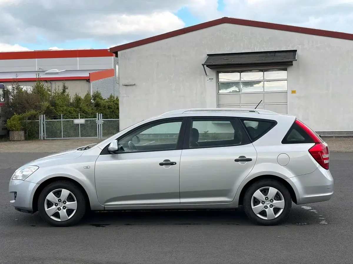 Brugt Kia Ceed 108 HK (79 kW) 2009 Sølv Hatchback