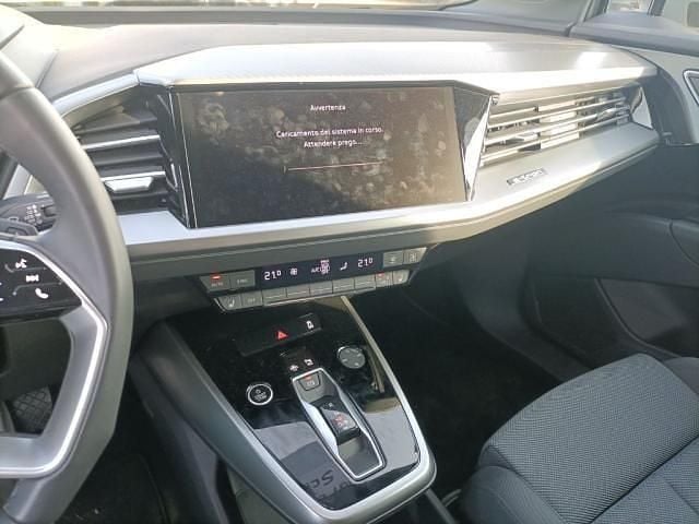 Second-hand Audi Q4 e-tron S-Line 210 kW (286 CP) 2024 Argintiu SUV