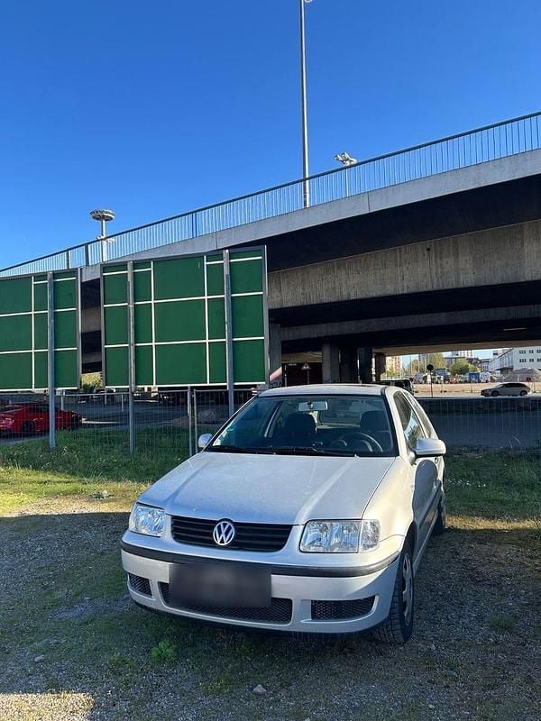 Gebraucht VW Polo Comfortline 60 PS (44 kW) 2000 Silber Limousine