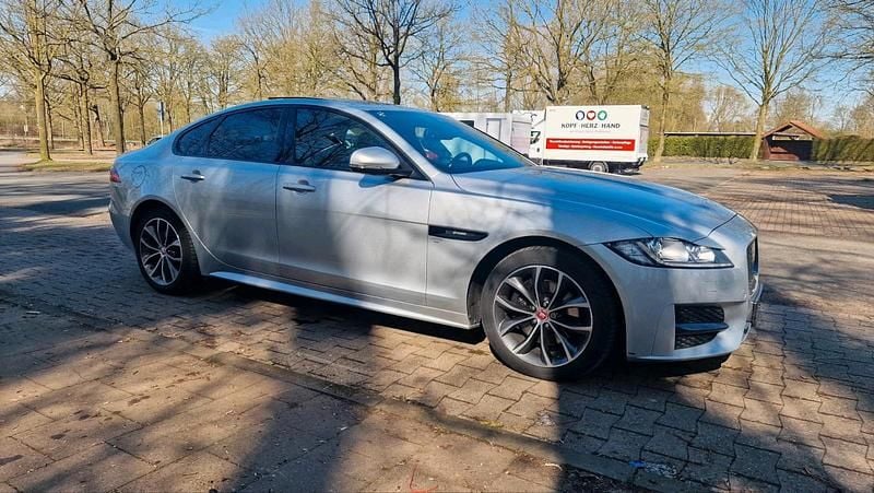 Gebraucht Jaguar XF R 180 PS (132 kW) 2016 Silber Limousine