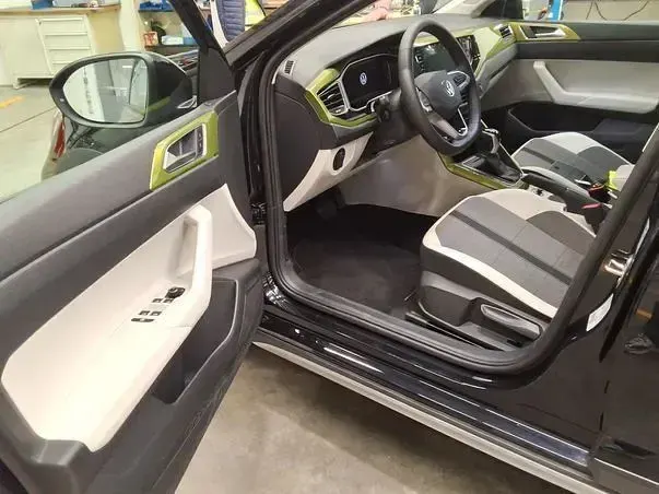 Używany VW Taigo Style 150 KM (110 kW) 2025 Czarny SUV