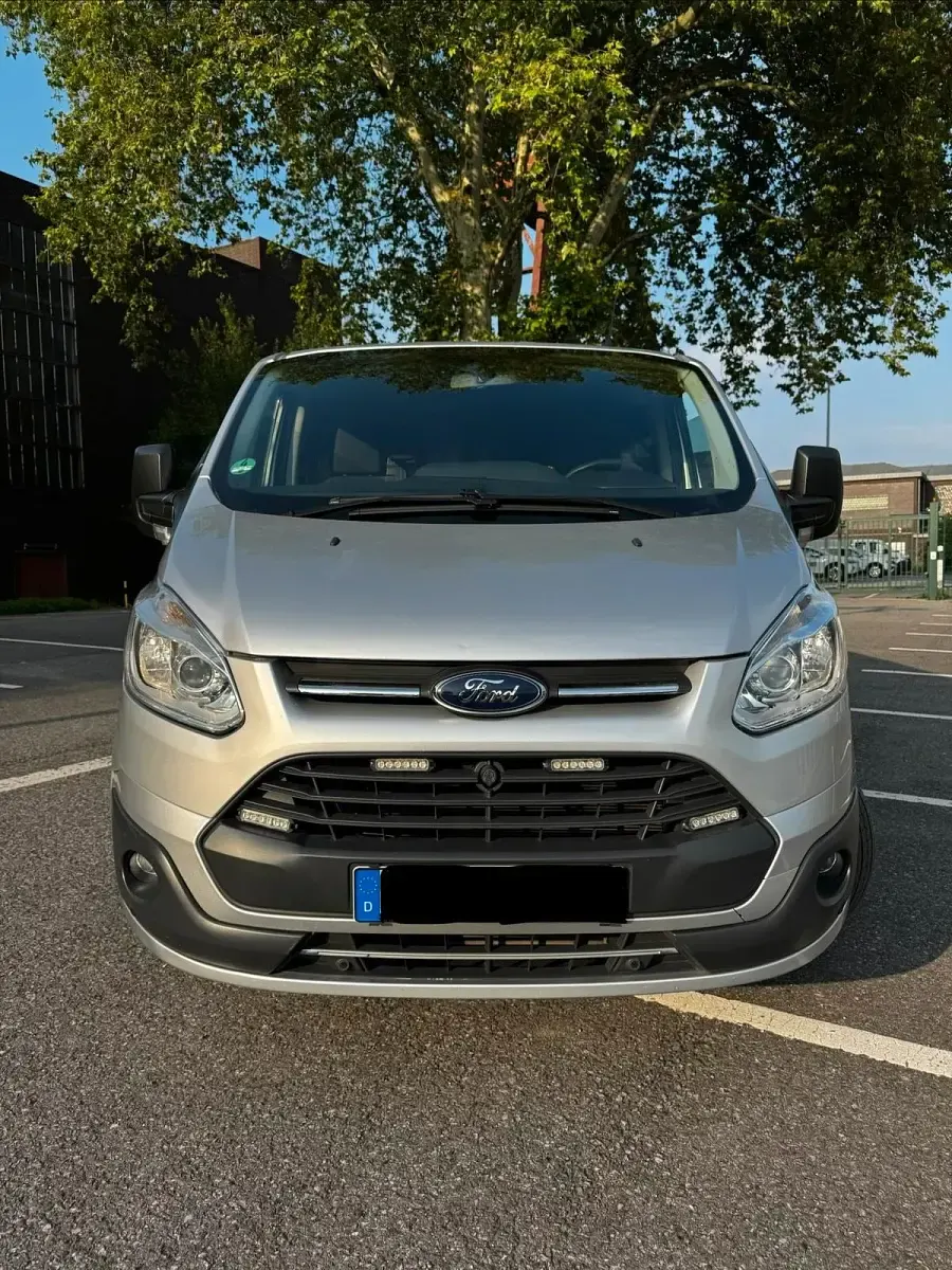 Gebraucht Ford Transit Custom 131 PS (96 kW) 2018 Silber Van / Kleinbus
