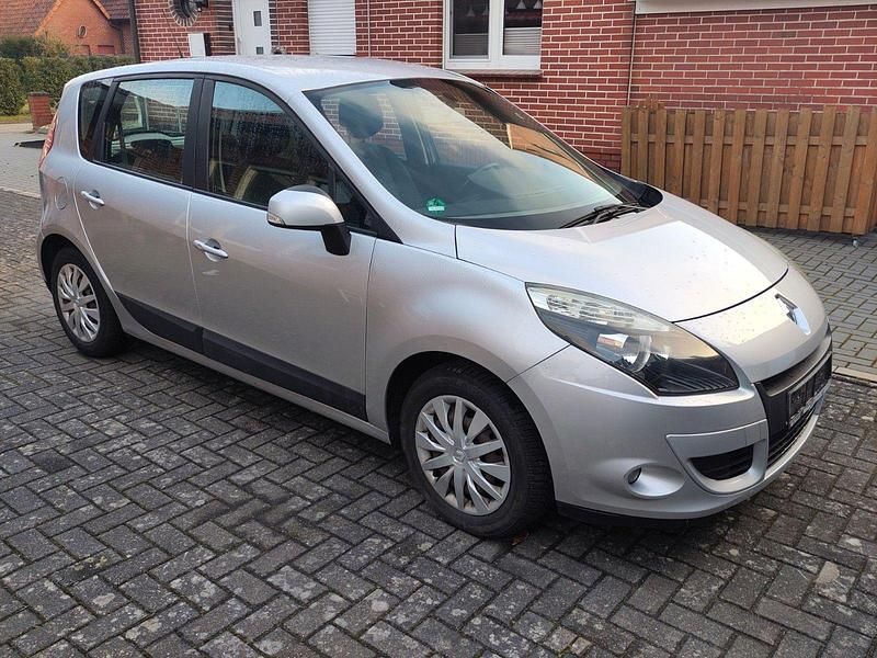 Gebraucht Renault Scénic III Expression 106 PS (77 kW) 2010 Silber Van / Kleinbus