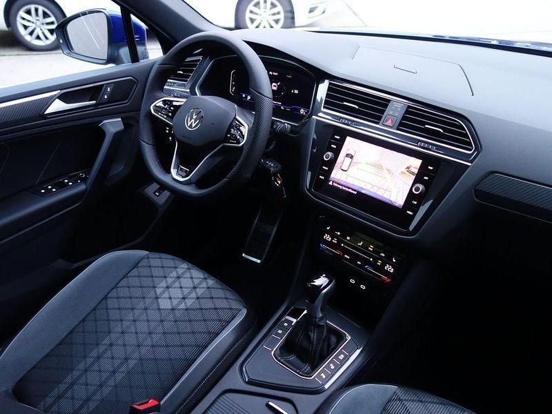 Gebraucht VW Tiguan R-line 150 PS (110 kW) 2023 Lapiz blue metallic SUV