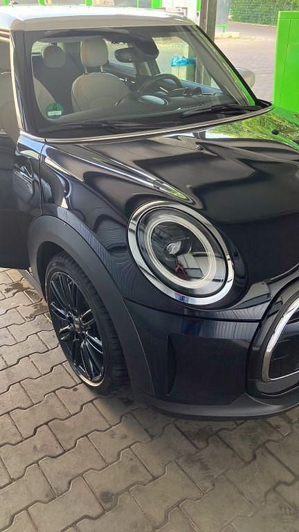 Gebraucht Mini Cooper Classic 136 PS (100 kW) 2023 Schwarz Kleinwagen