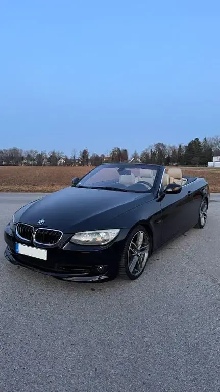 Gebraucht BMW 330 Cabriolet Comfort Edition 245 PS (180 kW) 2011 Schwarz Cabrio