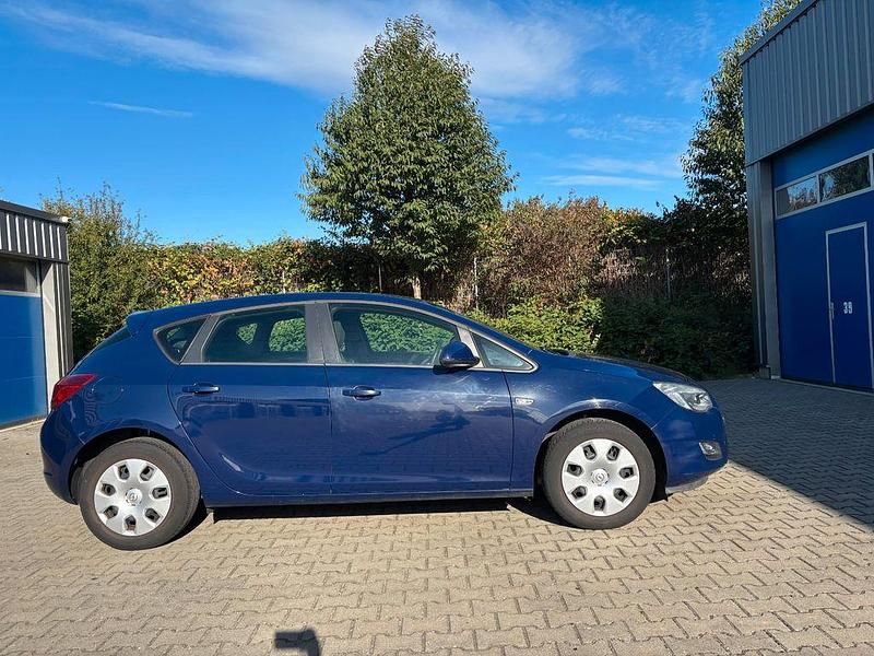 Gebraucht Opel Astra Selection 101 PS (74 kW) 2010 Blau Limousine