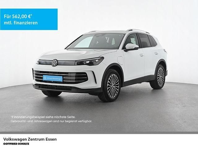 Pure white Gebraucht 2025 VW Tiguan Elegance SUV | 46.460 € (Superpreis) - Bild 1/3
