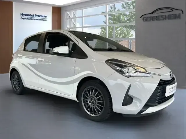 Gebraucht Toyota Yaris Comfort 69 PS (50 kW) 2019 Grau Kleinwagen