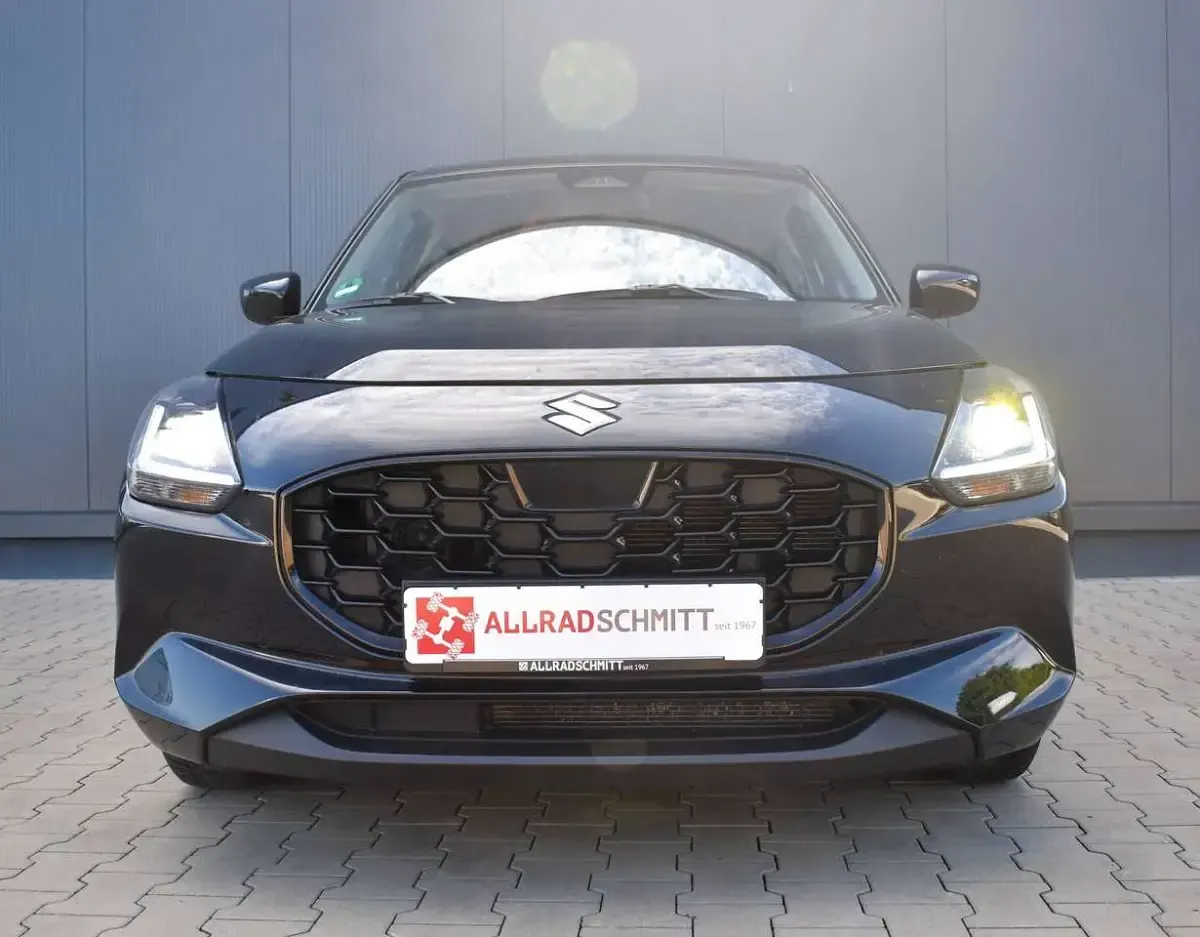 Gebraucht Suzuki Swift Club 83 PS (61 kW) 2025 Schwarz Kleinwagen