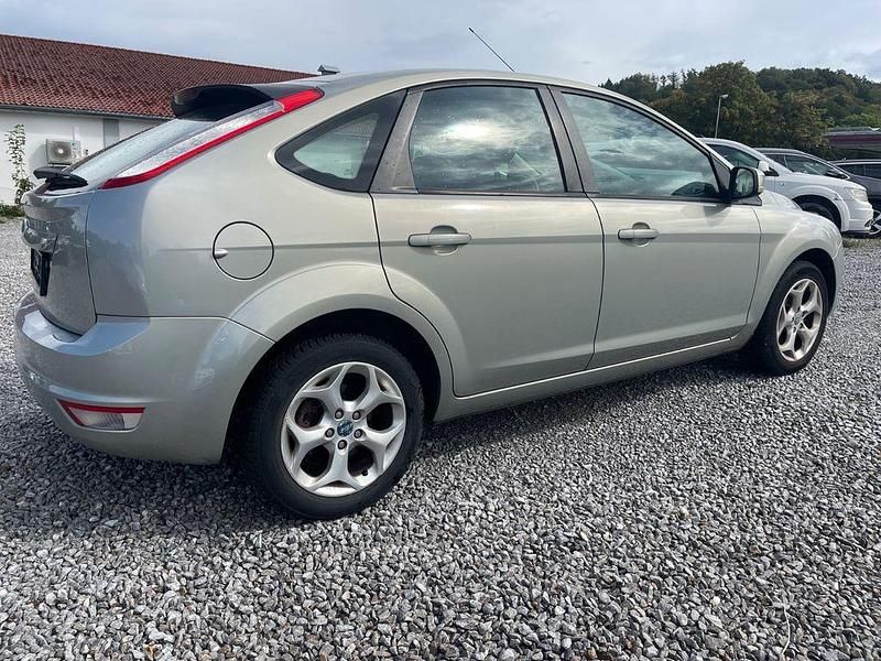 Gebraucht Ford Focus Style 101 PS (74 kW) 2008 Grau Limousine