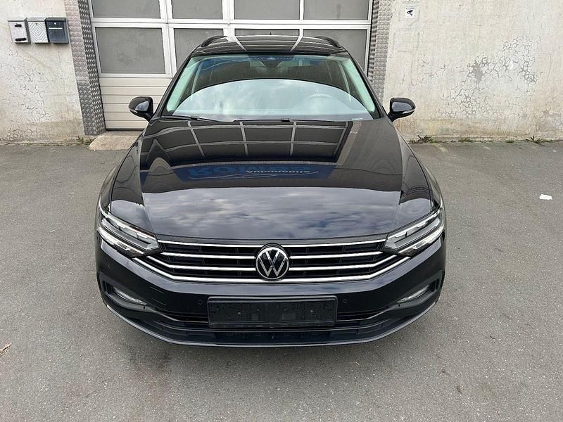 Gebraucht VW Passat 122 PS (89 kW) 2021 Schwarz Kombi