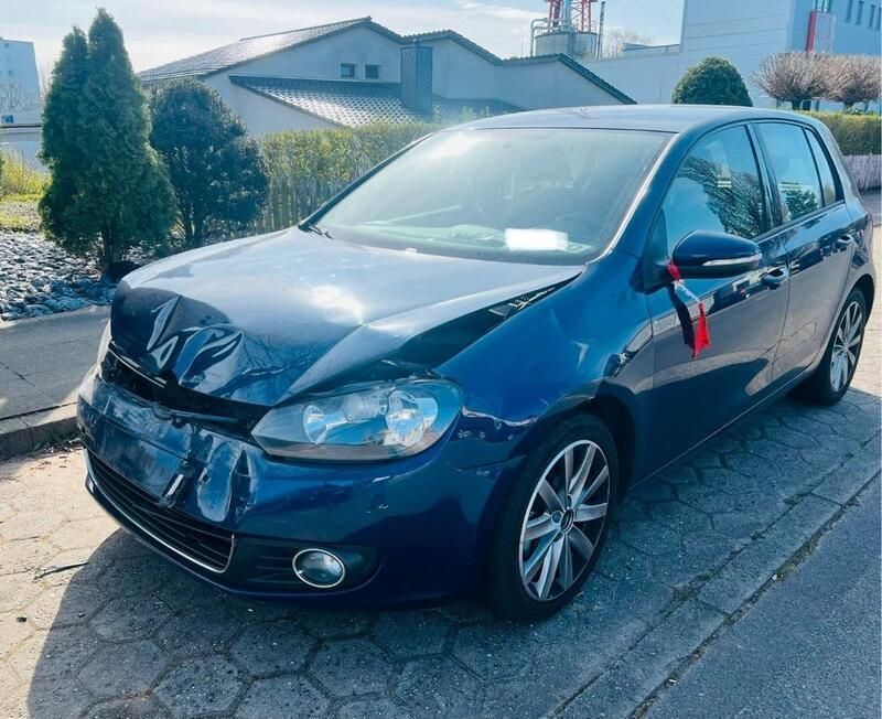 Blau Gebraucht 2009 VW Golf VI Highline Limousine | 2.450 € (Superpreis) - Bild 1/4