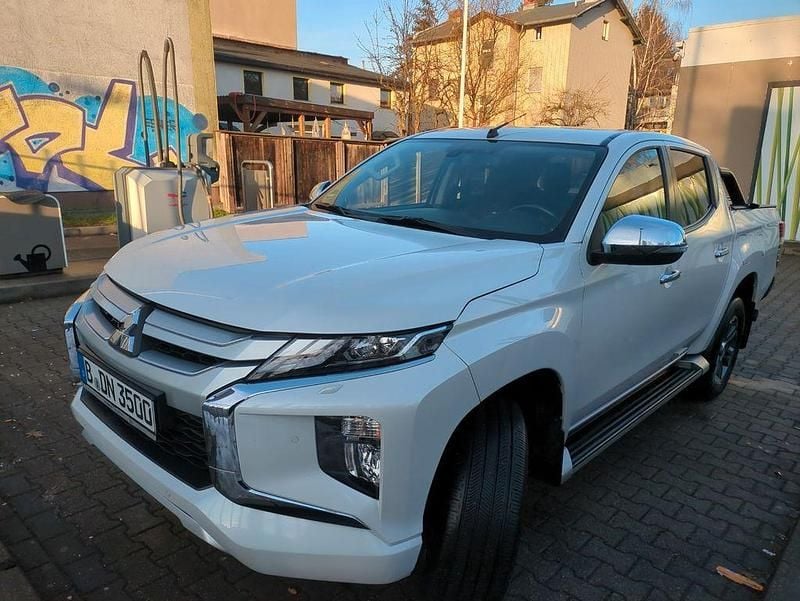 Weiß Gebraucht 2022 Mitsubishi L200 Abholung | 26.500 € - Bild 1/4