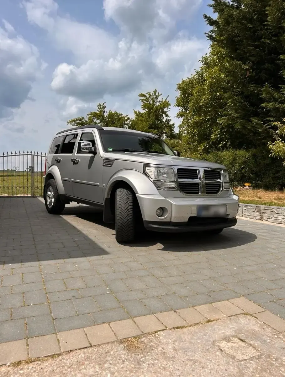 Gebraucht Dodge Nitro 177 PS (130 kW) 2009 Silber SUV