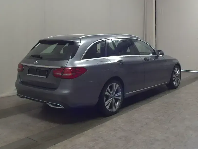 Gebraucht Mercedes C220 Avantgarde 194 PS (142 kW) 2021 Grau Kombi