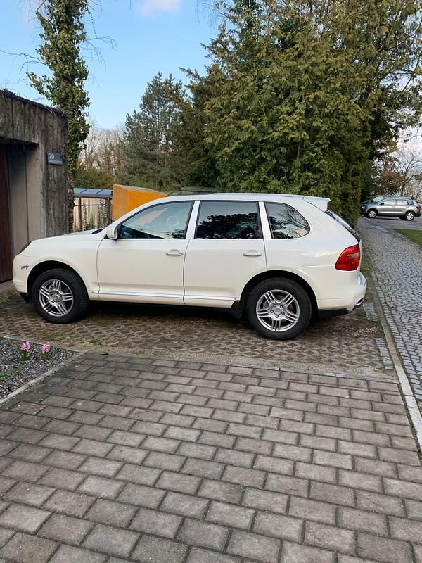 Weiß Gebraucht 2008 Porsche Cayenne SUV | 9.400 € (Fairer Preis) - Bild 1/4