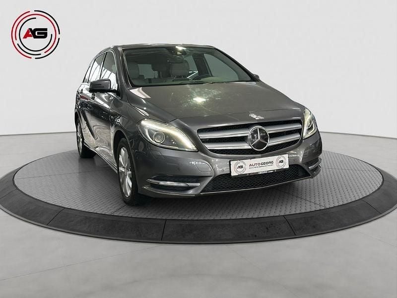 Gebraucht Mercedes B200 136 PS (100 kW) 2012 Grau Van / Kleinbus