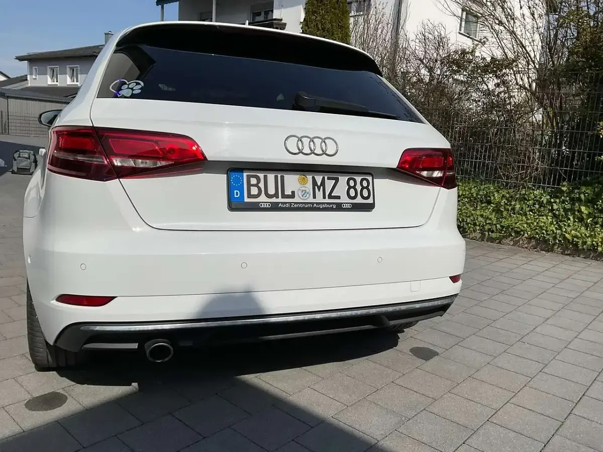 Gebraucht Audi A3 Design 116 PS (85 kW) 2018 Weiß Limousine