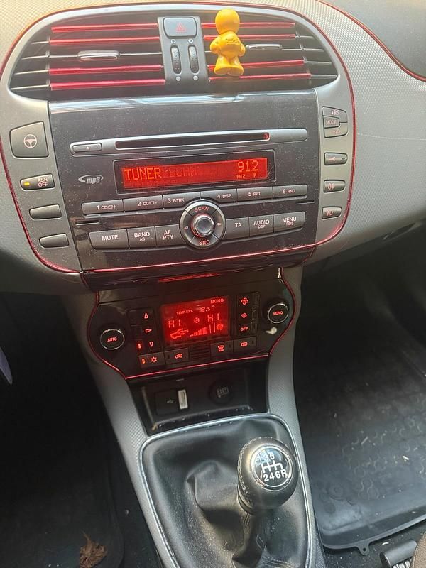 Schwarz Gebraucht 2013 Fiat Bravo Kleinwagen | 2.999 € (Fairer Preis) - Bild 1/4